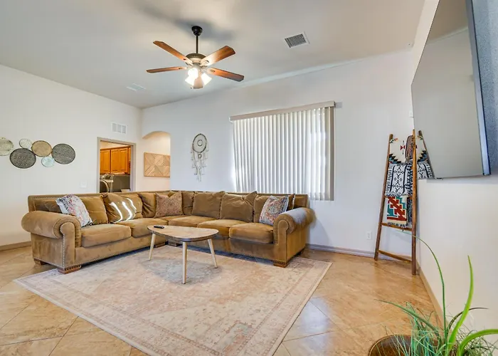 Putting & Mtn View: Havasu Home!