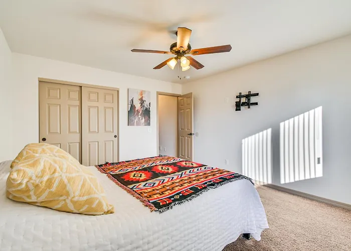 Ferienhaus Putting & Mtn View: Havasu Home! *